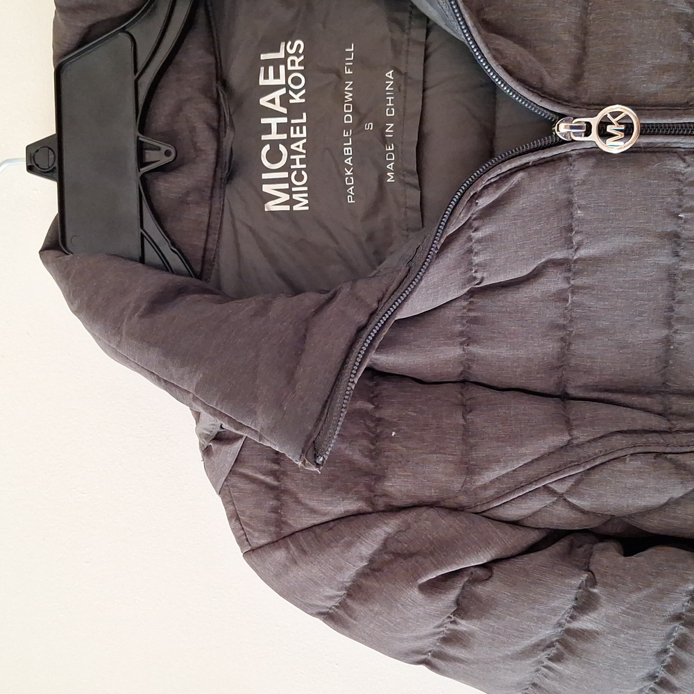MICHAEL KORS Down Coat - Excellent Used Condition - Picture 5 of 9